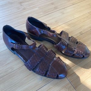 Eddie Bauer leather made in Italy fisherman sandals